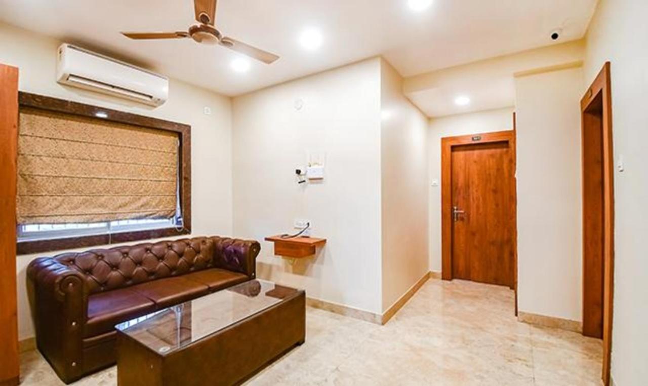 Fabhotel Dworld Residency