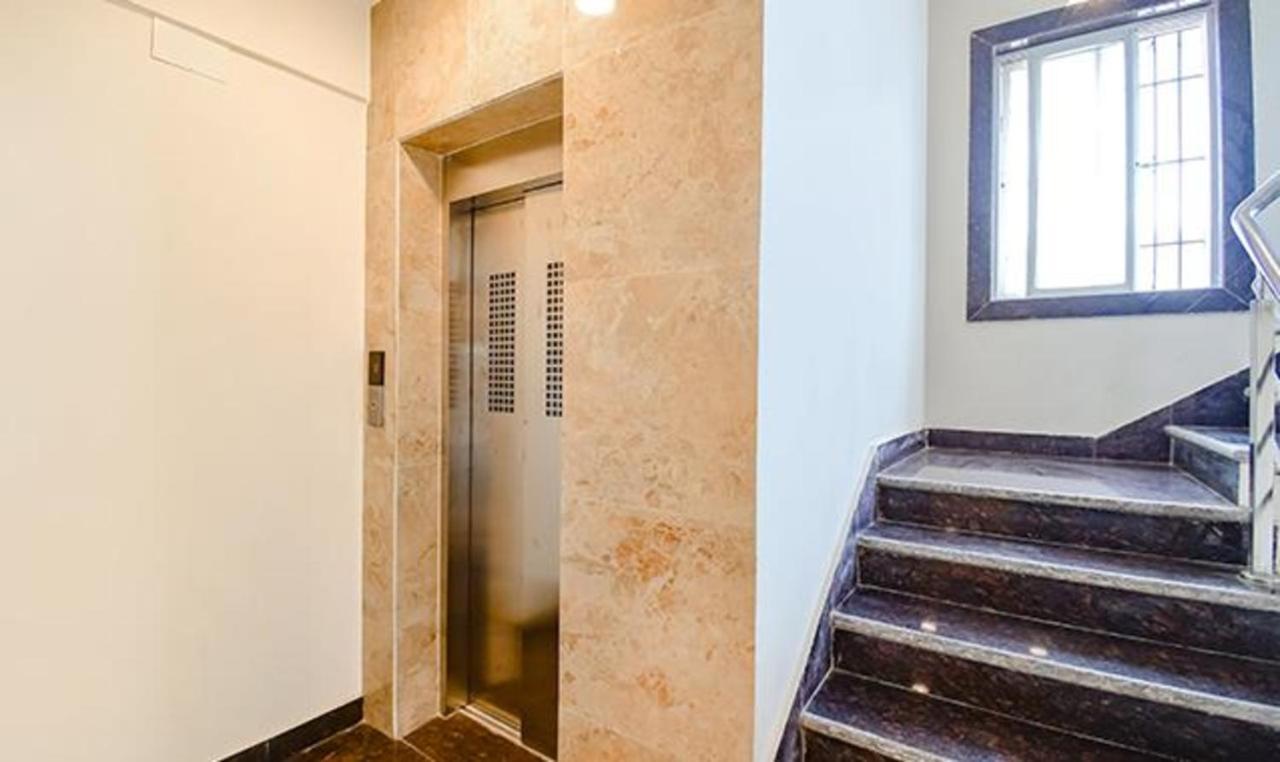 Hotel Fabhotel Dworld Residency 3*