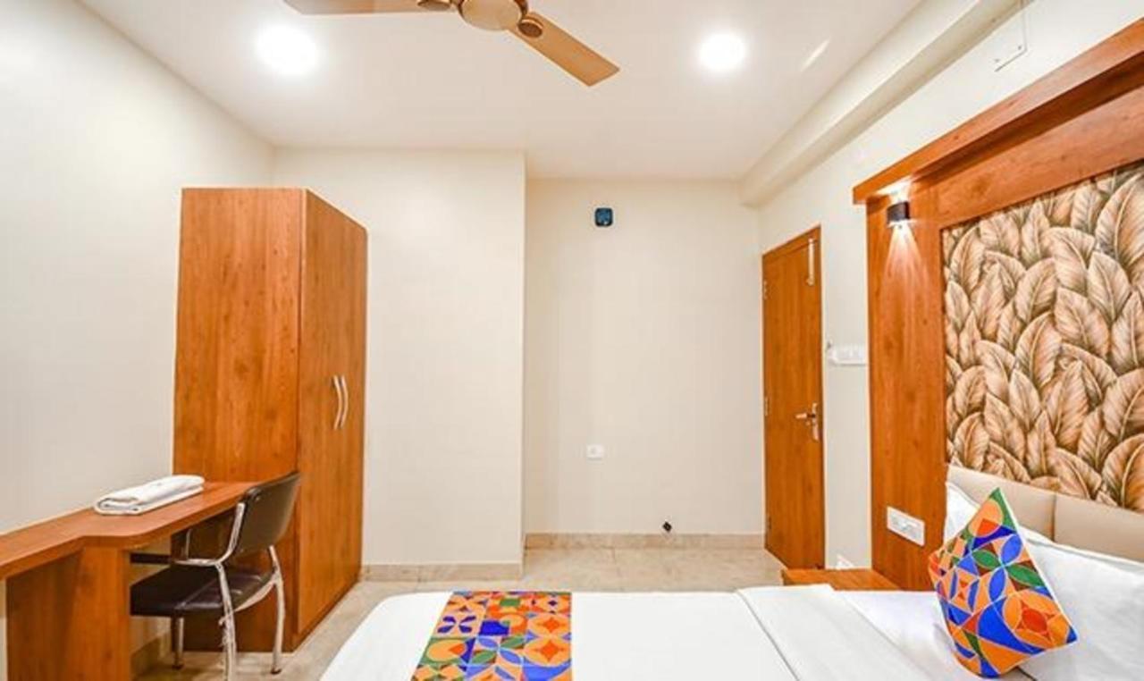 Fabhotel Dworld Residency Kolkata